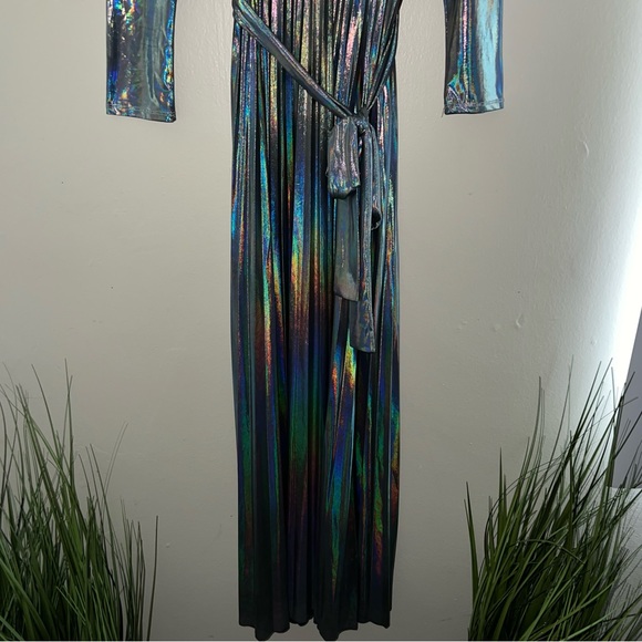 Beautiful Holographic Formal Dress, Size XL but would fit better for a size L - Picture 5 of 10